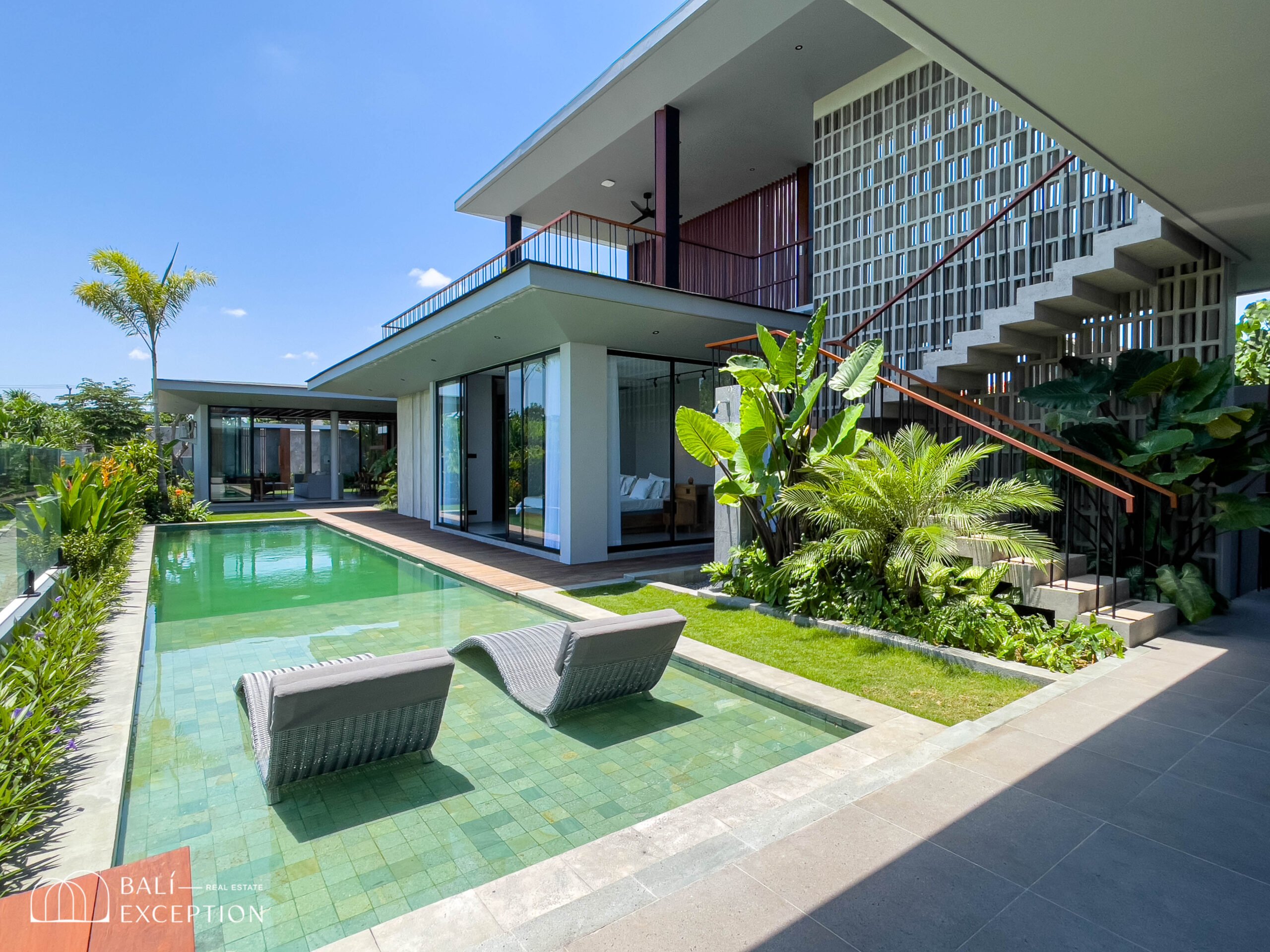 SLEEK MODERN DESIGN 4 BEDROOM FOR SALE LEASEHOLD IN TUMBAK BAYUH  BE-1341 